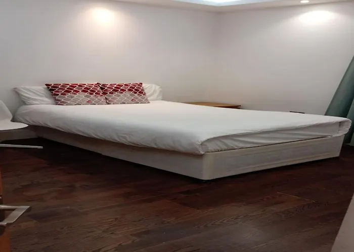 Paddington Cozy 3-Bedroom London Apartment In Prime Location