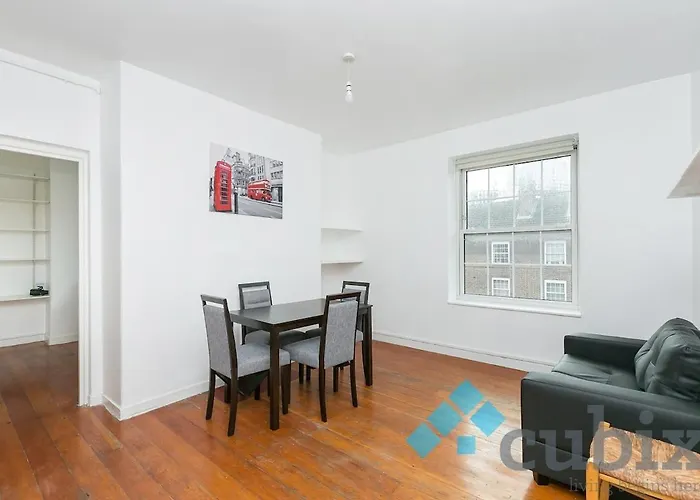 Central London Zone 1 Apartment, 3 Bedrooms