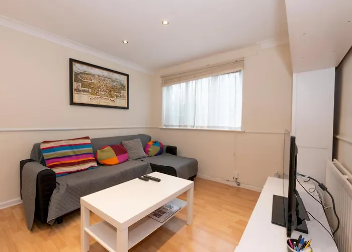 Pass The Keys Spacious 3-Bed Home Woolwich O2 Crossrail