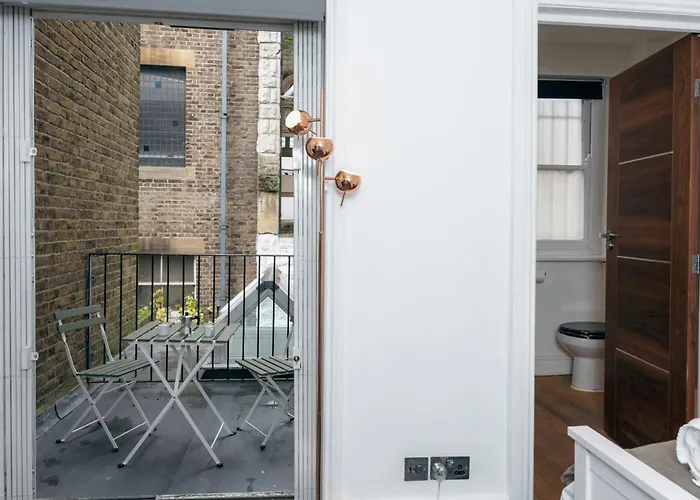 Cosy Room In Fulham Broadway