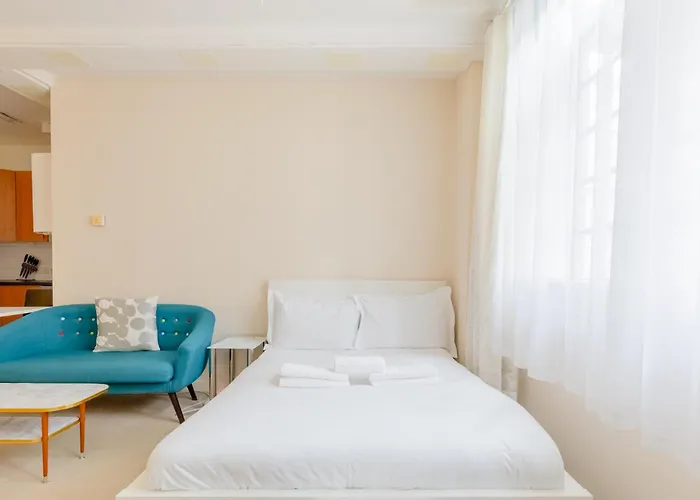 Charming 1Bd Flat In A Victorian Chocolate Factory