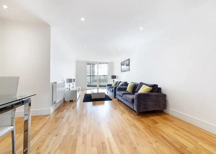 Stylish 1-Bedroom Apartment Near Canary Wharf, O2 Arena & Excel - Excellent Transport Links