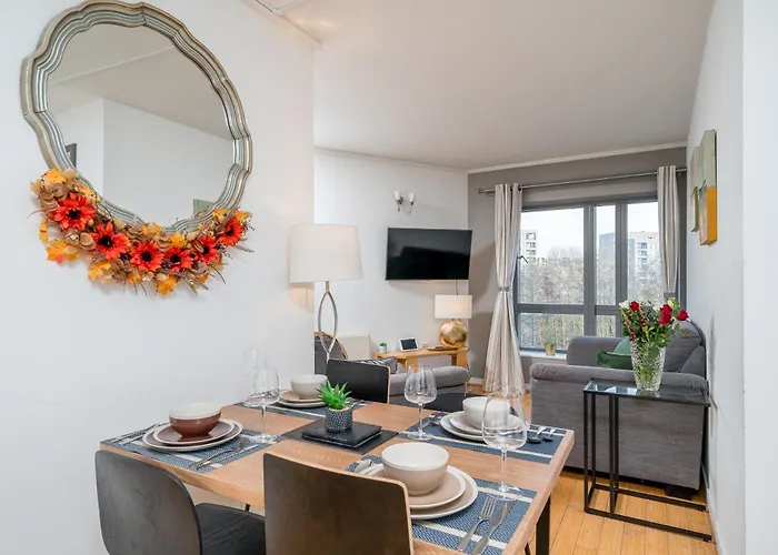 Lovely 3Bd Flat, Parking, Sleeps Six Close To O2