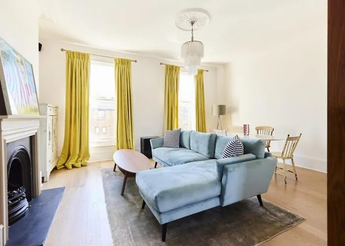 Stylish 3Br Home With Private Patio In Maida Vale