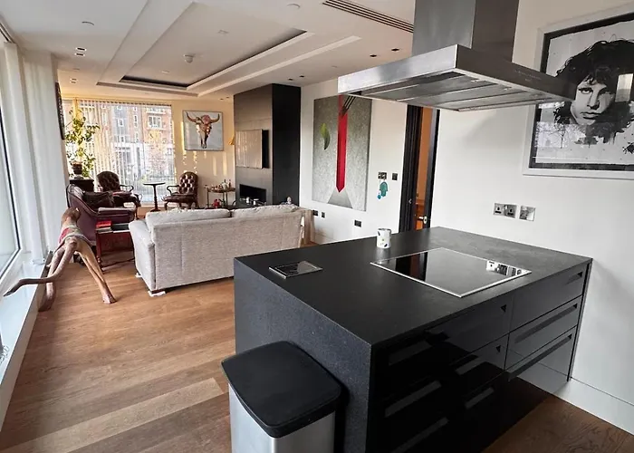 Modern 1 Bedroom Luxury Apt