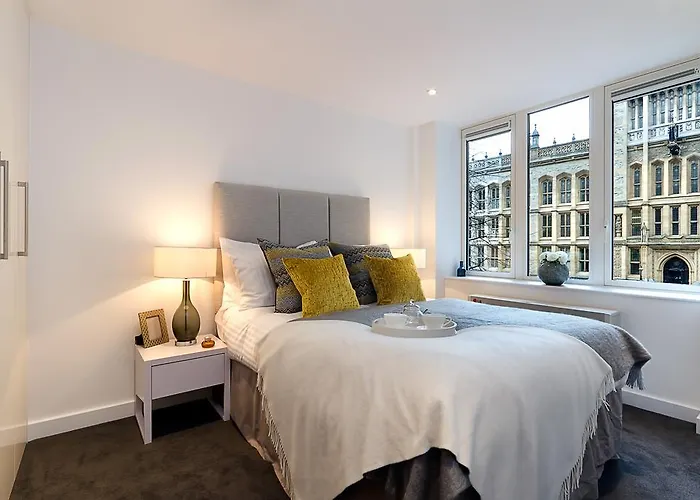 Fetter Lane Apartment
