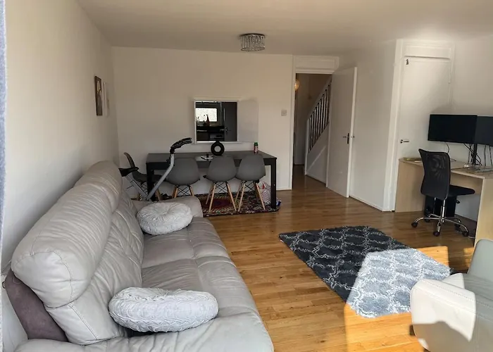 Modern 2 Bedroom Terrace