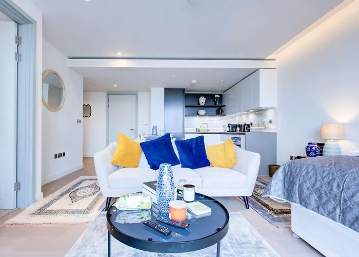 Oxford Street Luxurious Residence