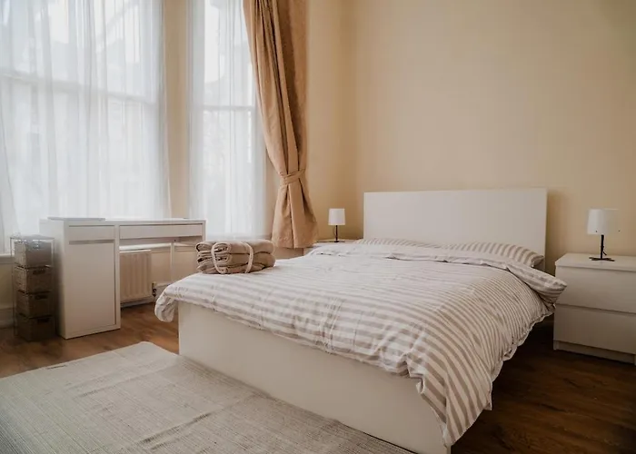 Cosy Maida Vale Flat By Evergreen Suites