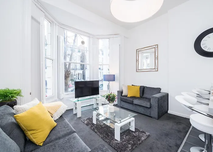 Sutherland Avenue Apartment