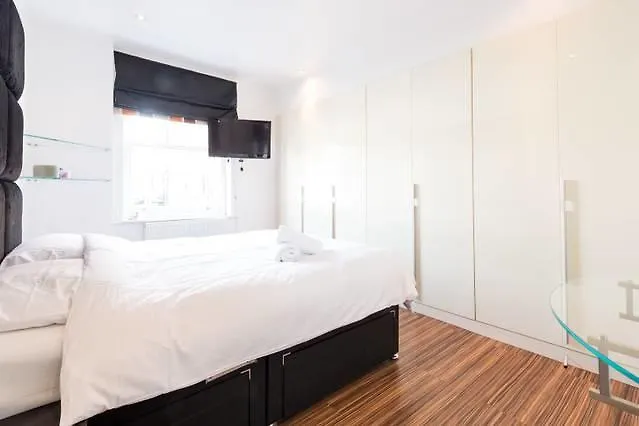 Gorgeous Apartment In Trendy Neighbourhood