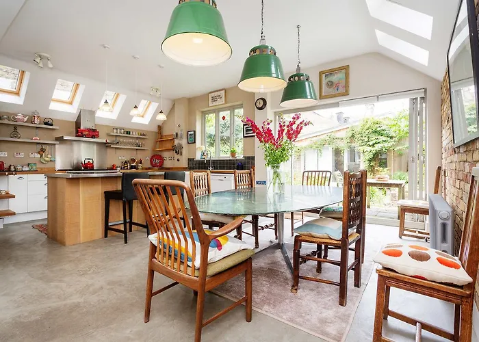 Veeve - West London Family Fun