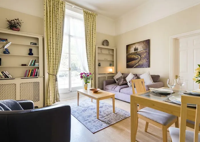 Charming Victoria Home Close To Buckingham Palace By Underthedoormat