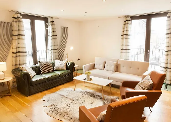 The Holborn Lights - Modern 3Bdr Home With Rooftop Terrace & Garage