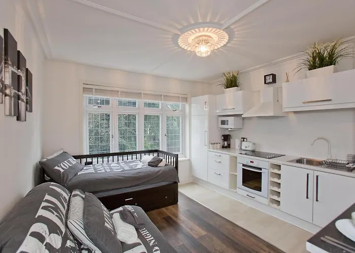 Stylist Studio 17 Minutes To City