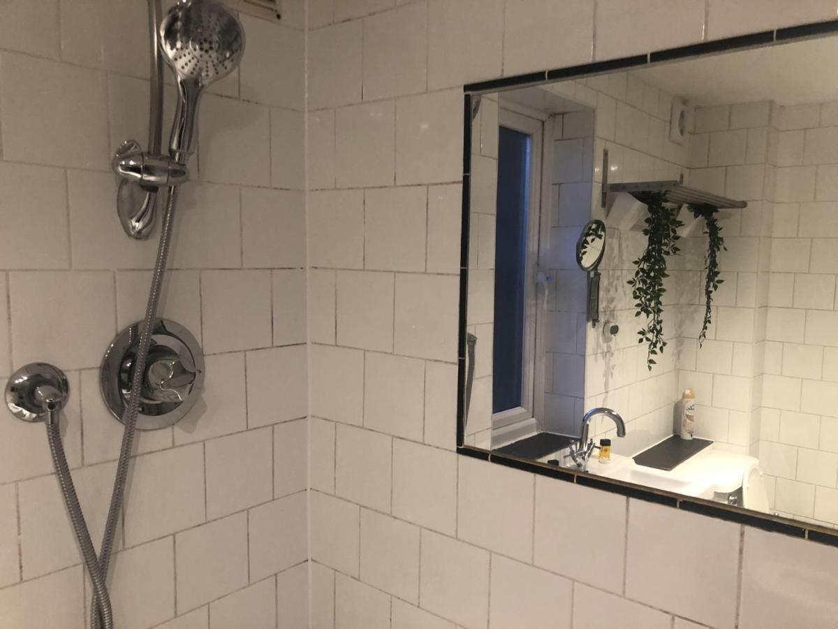 Marble Tooting High Street 3* London