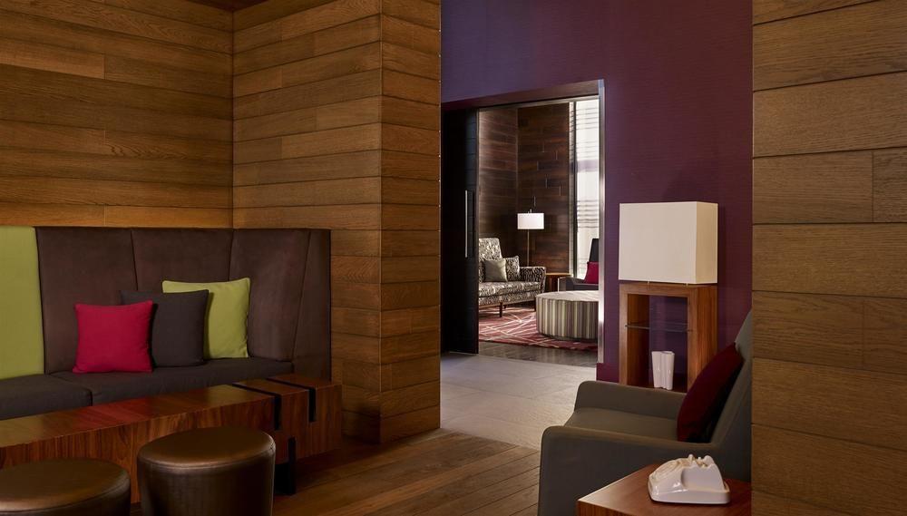 Aloft Excel 4* Londres