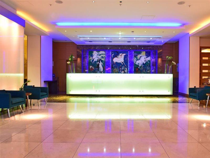 Hotel Pestana Chelsea Bridge & 4*