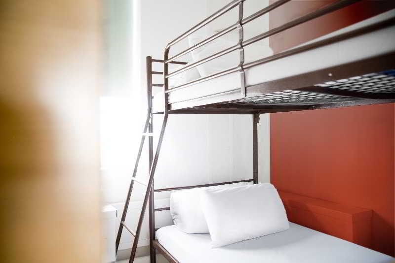 Rest Up Hostel *