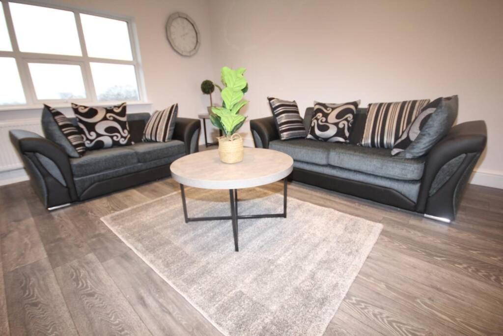 Great West Road Flat D London