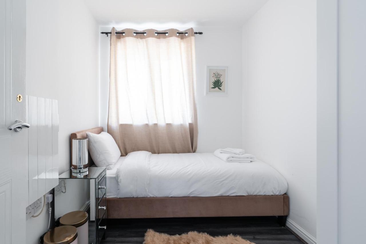 By Rehoboth - Abbey Wood Station - Zone 4 *