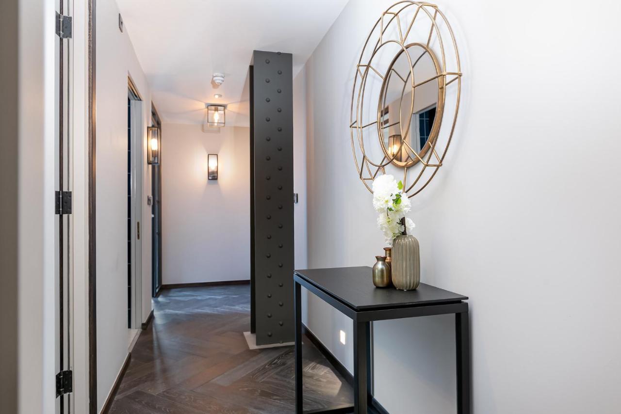 Luxury In Soho - Oxford Street London