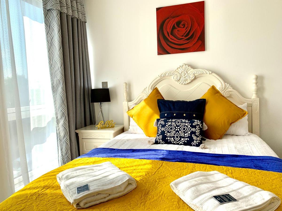 Apartment 2-bedrooms Modern Next To Velodrome, Lounge, Balcony, Parking, Abba