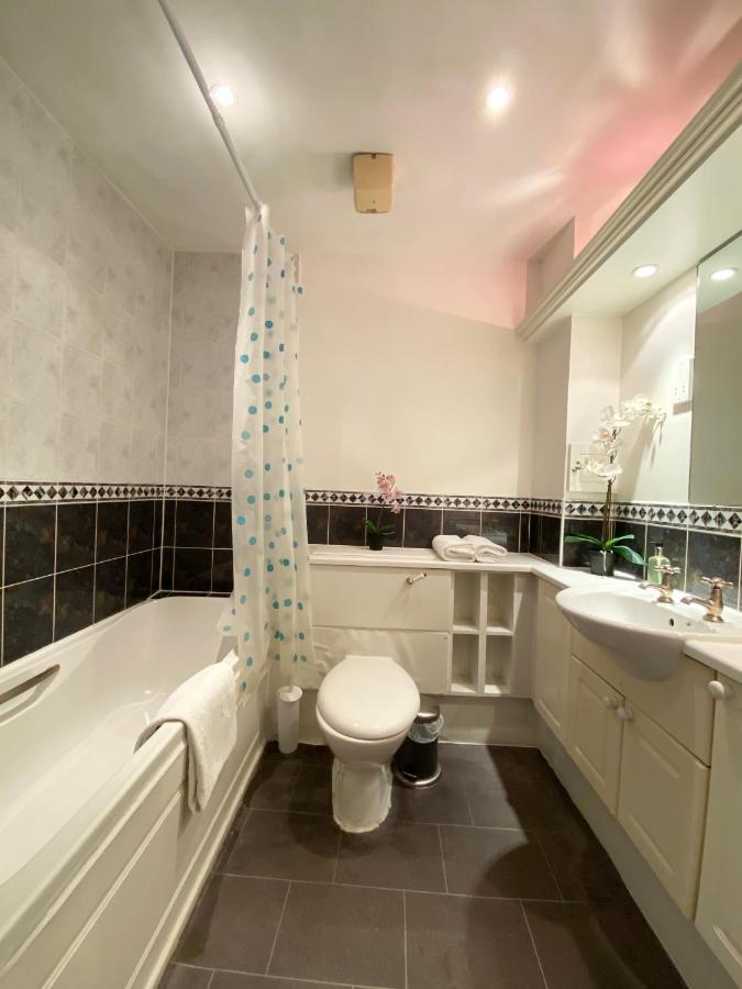 Apartment Next To Victoria Station London