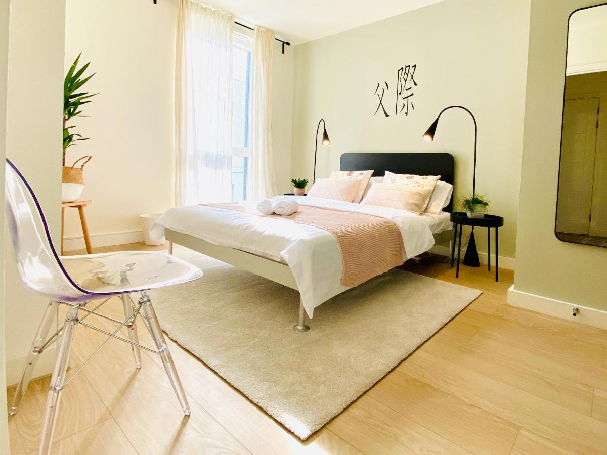 New Luxury 3-bed In The Heart Of The Olympic Park Apartment