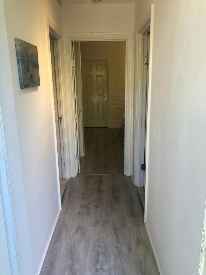 Double With Private Bathroom In A 2-bedrooms House * Londres