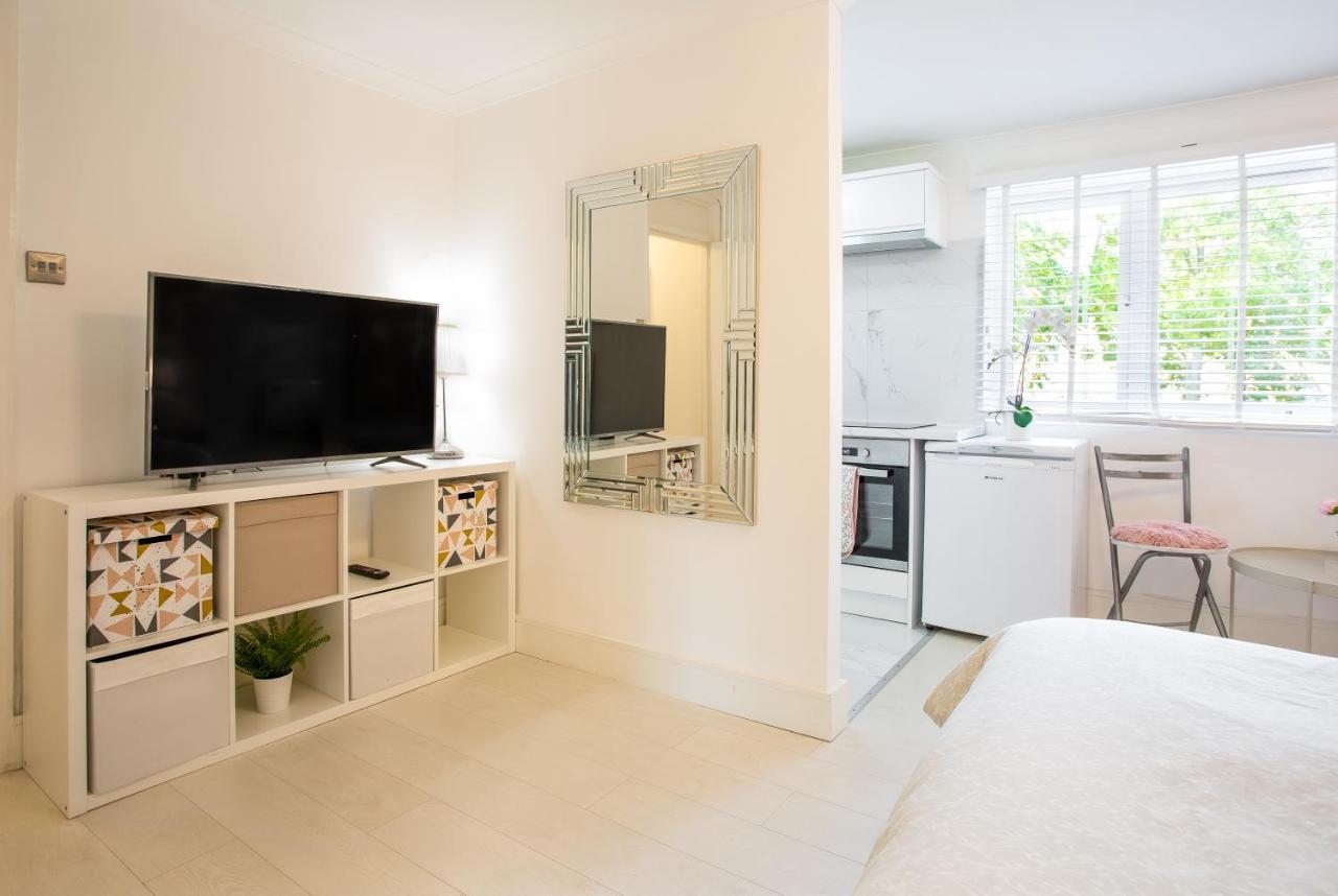 Modern Close To Apartment