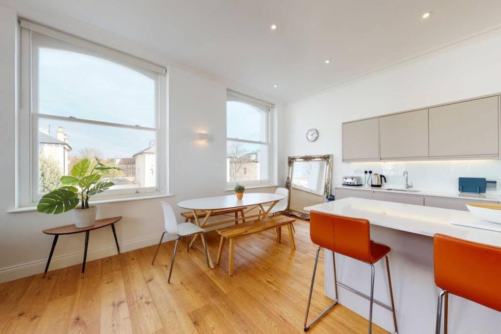 Superb 3 Bed Flat Camden 5 Min Walktube Station Apartment *