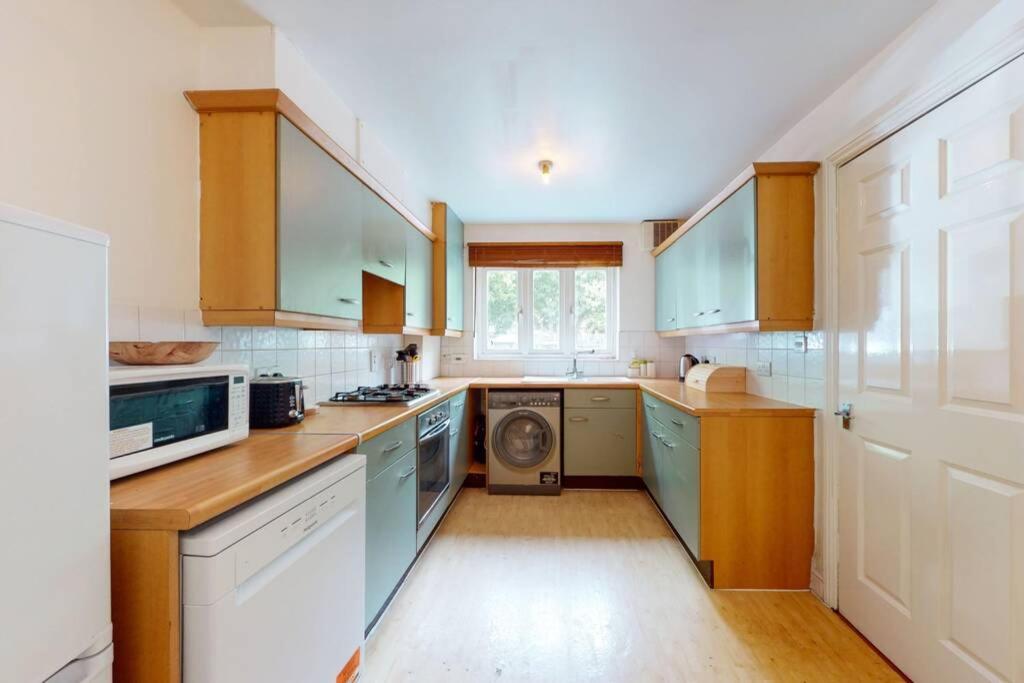 Apartamento Super 2 Bed House With Privategarden *