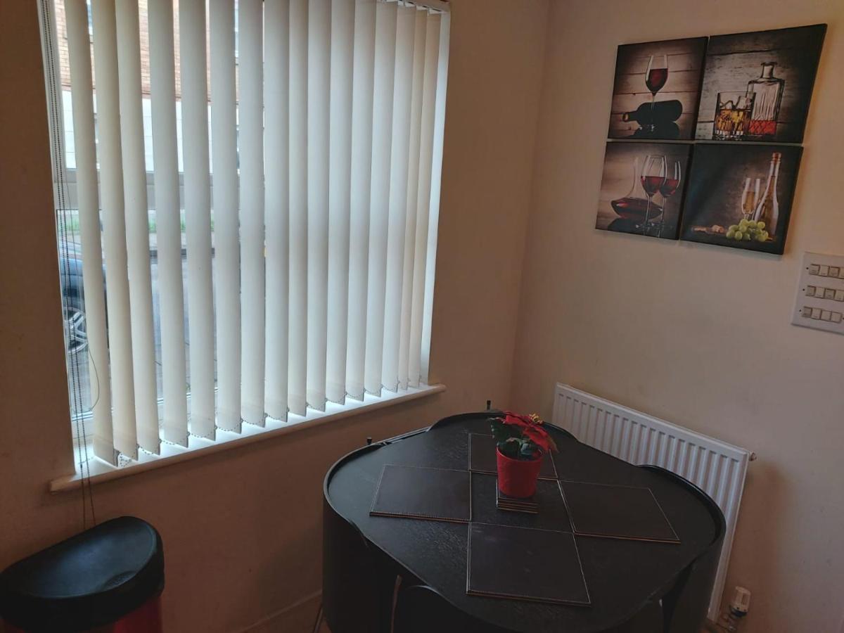 Apartment Heronsgate Gh007 London