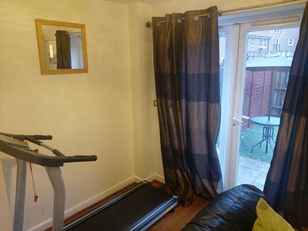 Apartment Heronsgate Gh007 London
