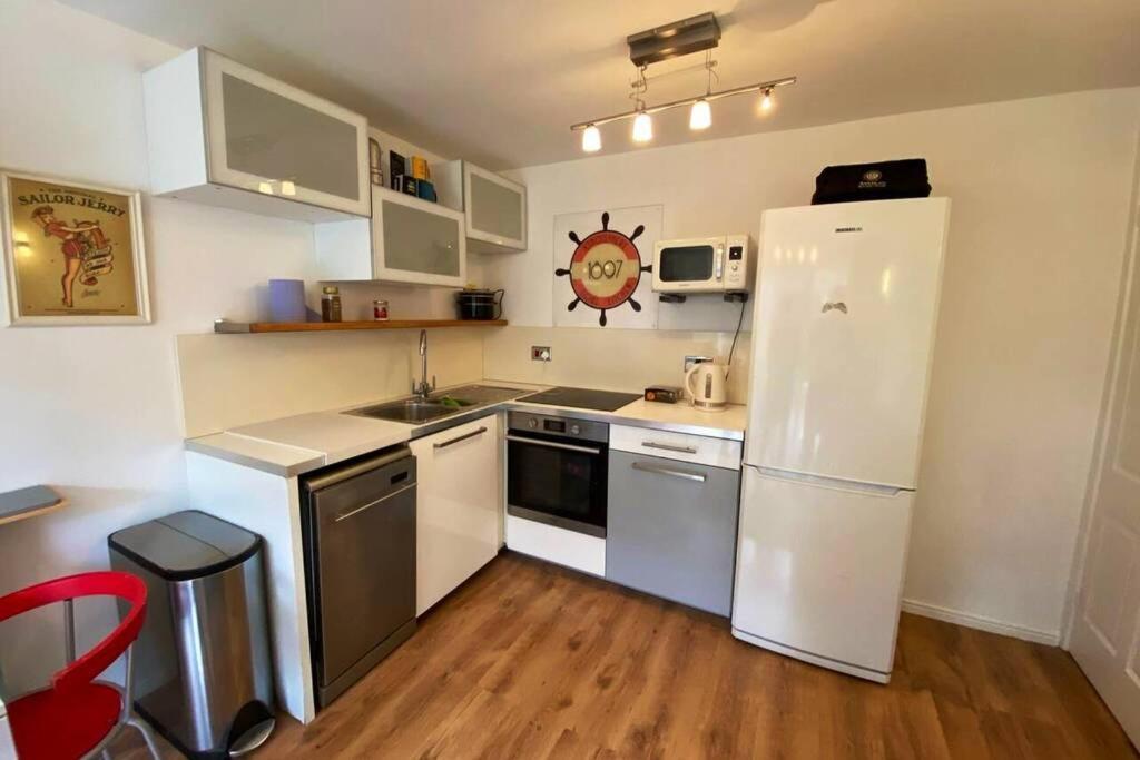 Apartment Two Bedroom Garden Flat In Zone 2