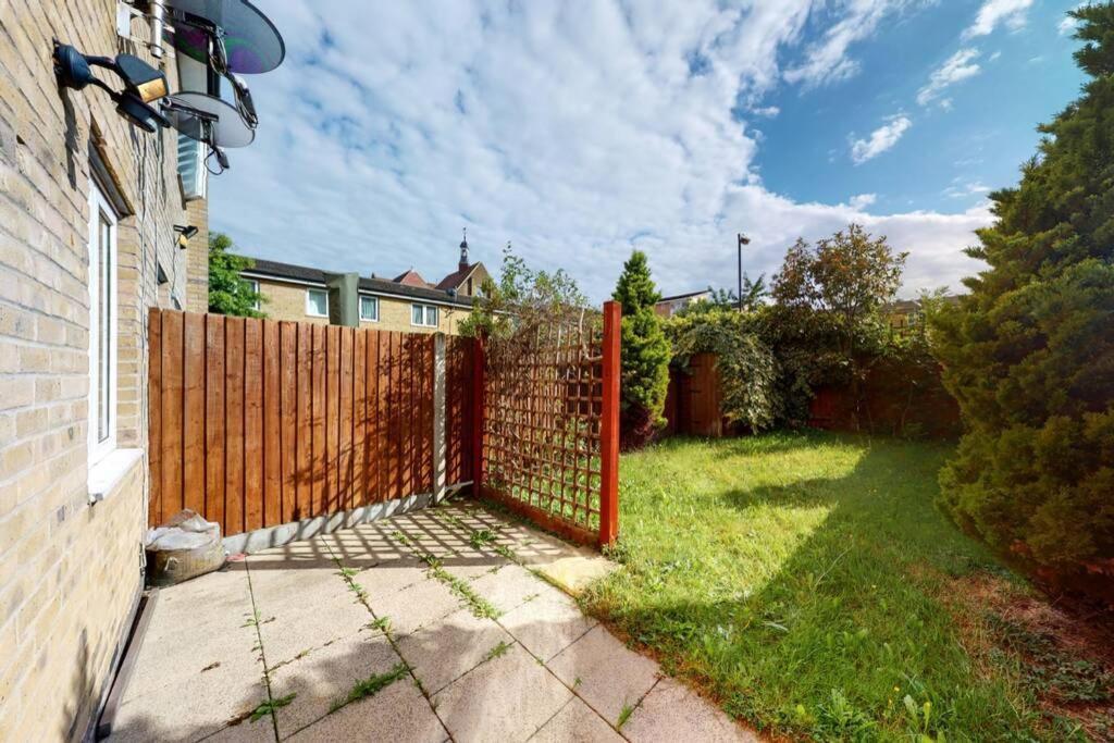 Super 2 Bed House With Privategarden Apartamento Londres