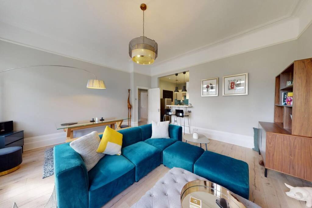 Modern 2 Bed Flat - The Black Dog Pub - 6 Mins From Vauxhall Station * London