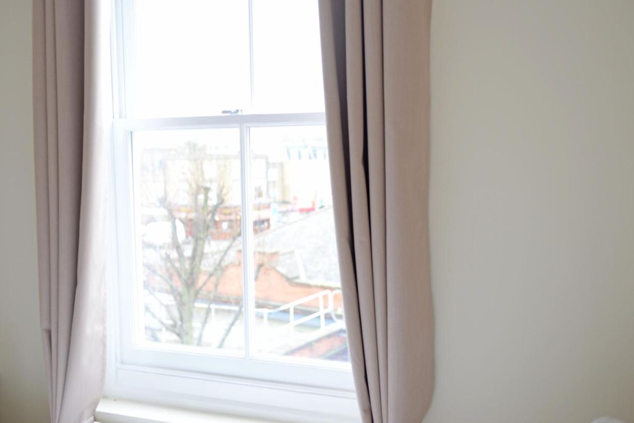 London's East End 2 Bedroom *
