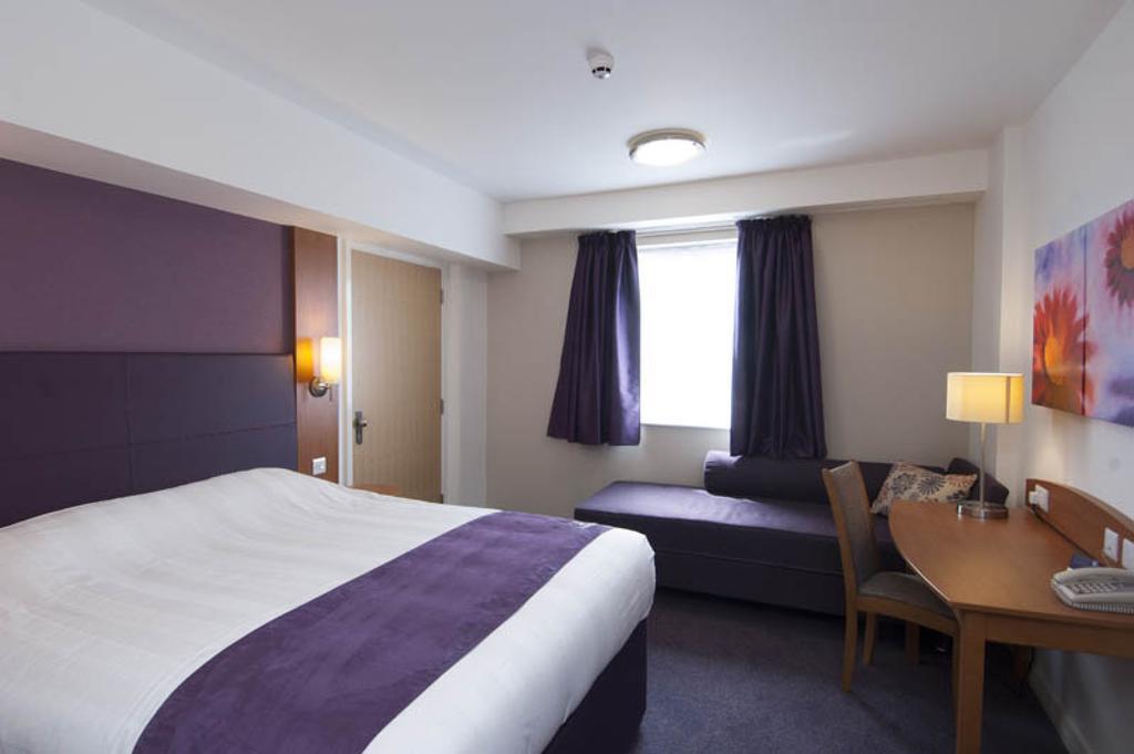 Hotel Premier Victoria London
