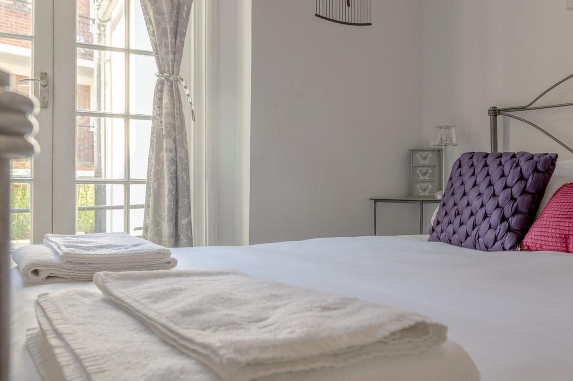 Stylish 1 Bed Near Battersea Park Apartment London