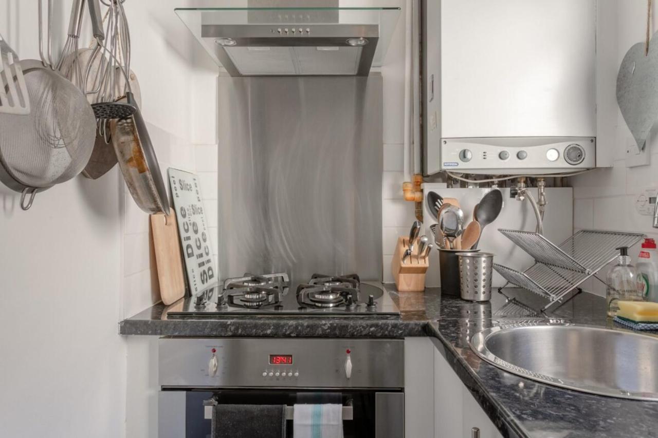 Stylish 1 Bed Near Battersea Park *