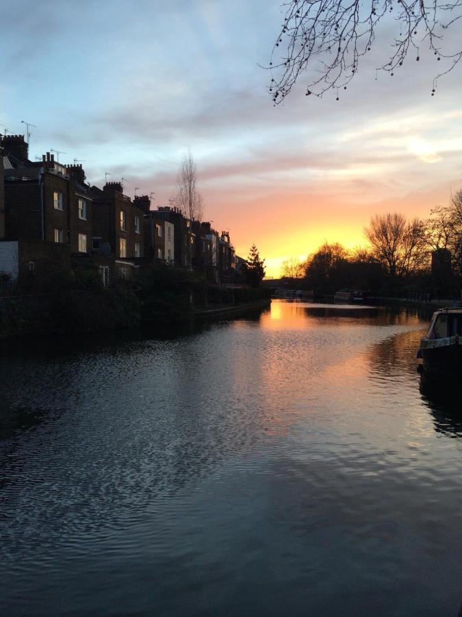 Beautiful Canalside 1-bedroom Flat With Terrace *