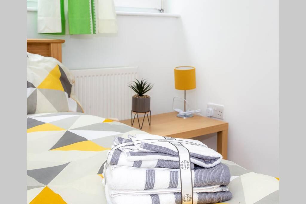 Shoreditch Hoxton Large 3 Bed Garden Flat Apartment
