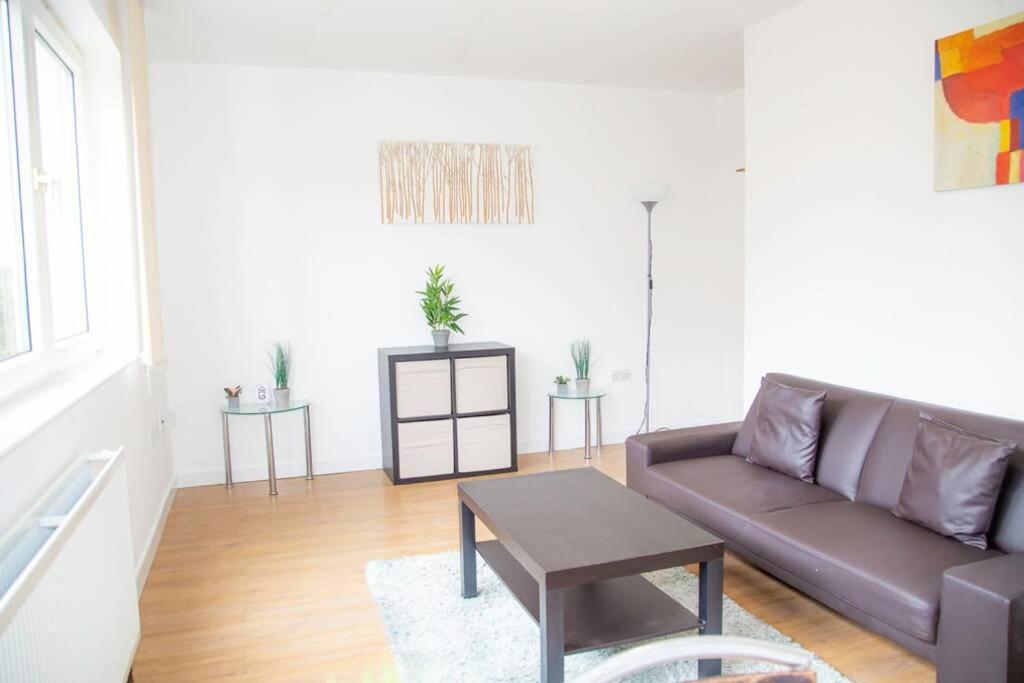 Shoreditch Hoxton Large 3 Bed Garden Flat *
