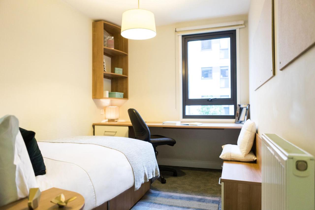 Chapter Highbury I In Apartment