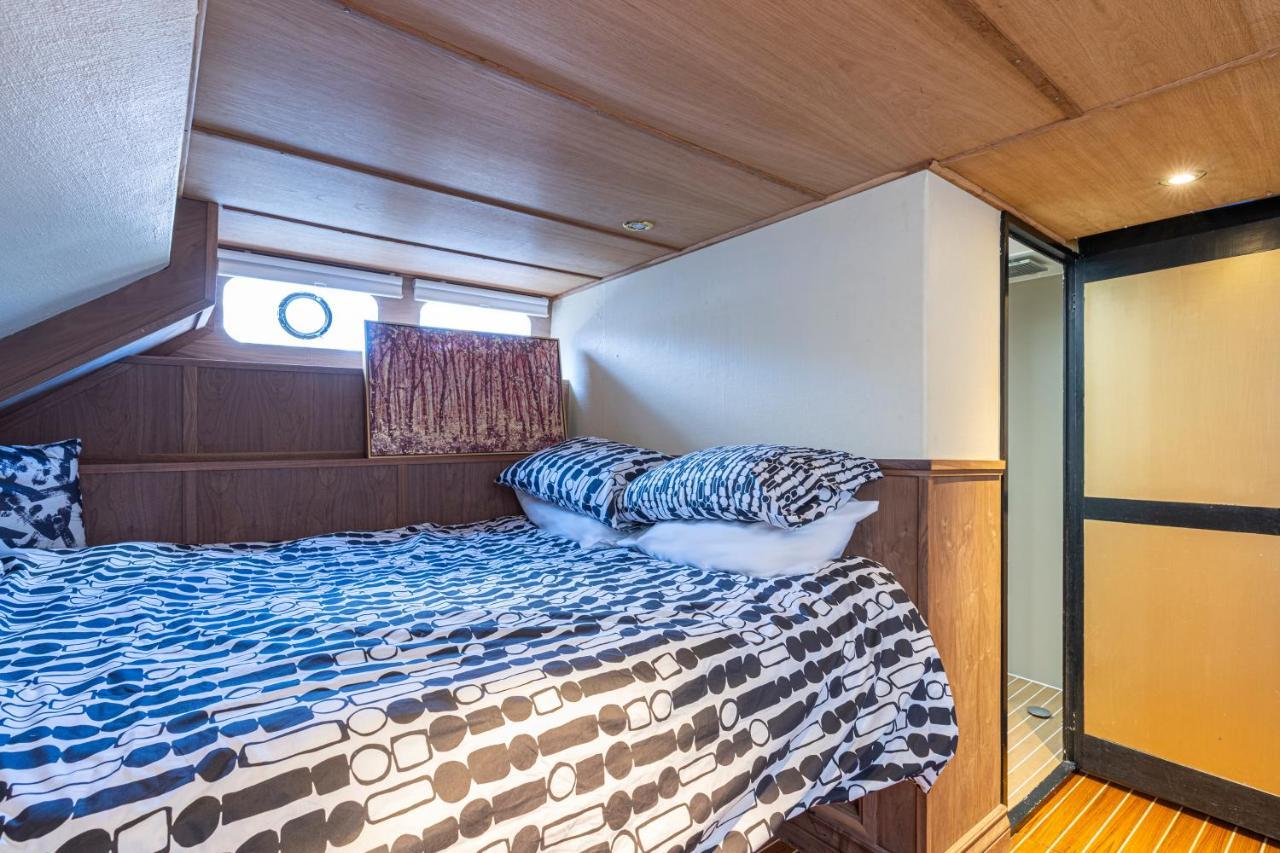 Rustic 2-bed Houseboat On The River Thames, In East * Londres