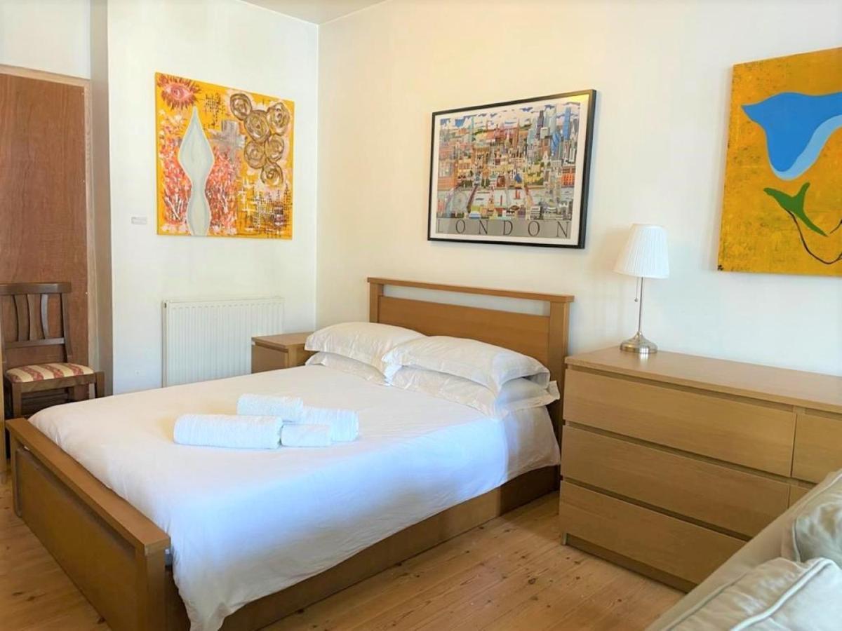 Flat Without Kitchen At Kentish Town * London