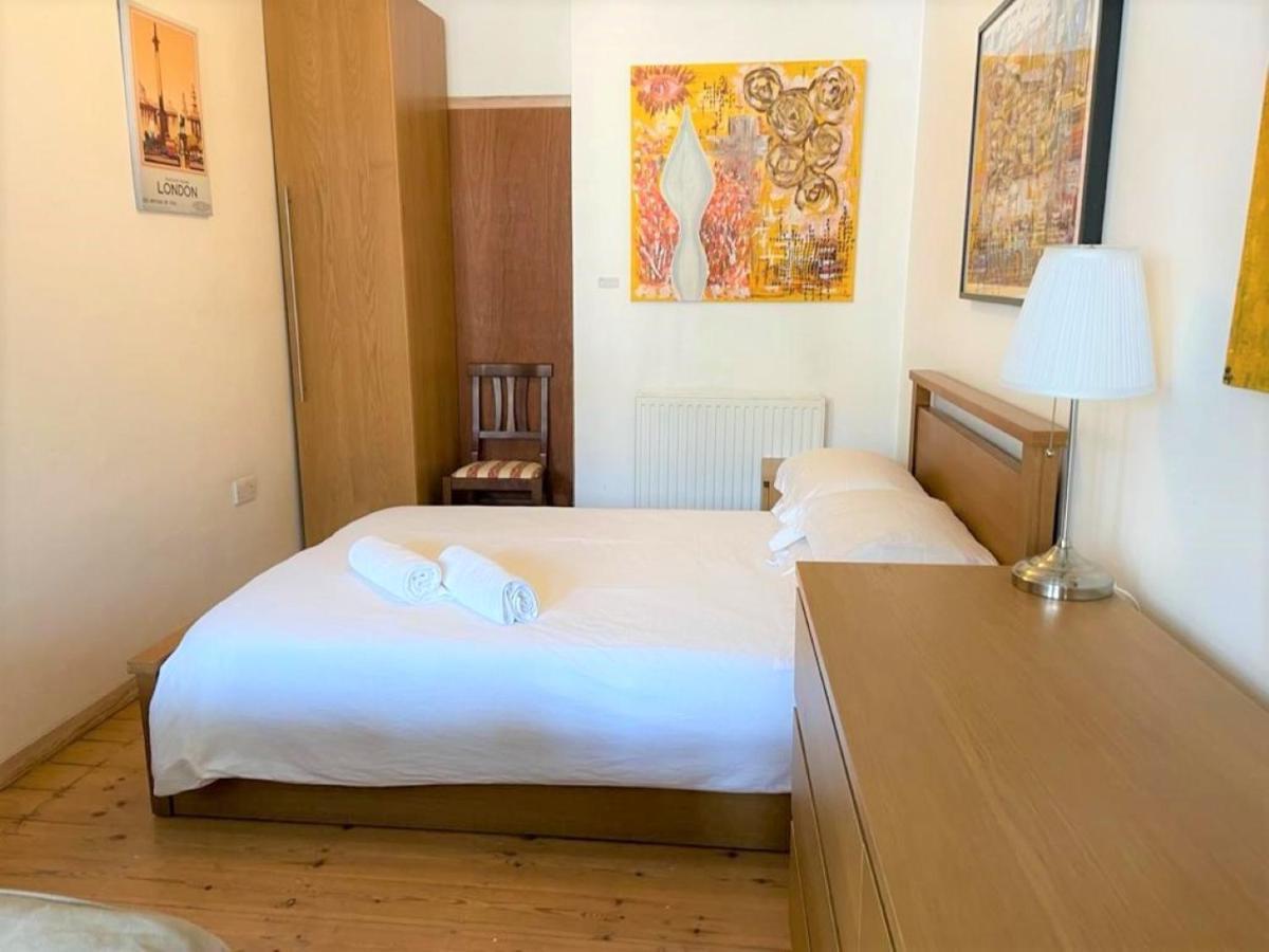 Apartment Flat Without Kitchen At Kentish Town