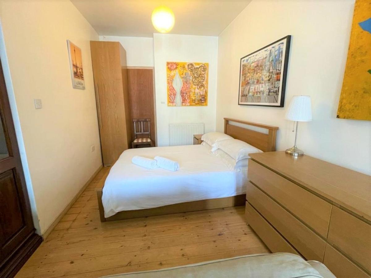 Flat Without Kitchen At Kentish Town Apartment *